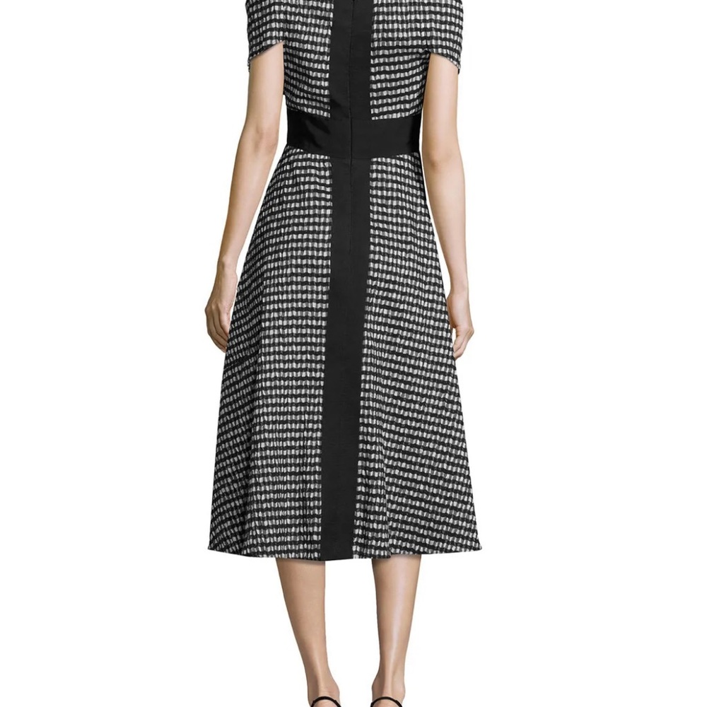Lela Rose Gingham
Taffeta Open V-neck Dress Off-shoulder Side Pockets sz 8 M